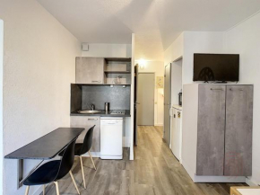 Charmant F2 avec Balcons, Proche Thermes, Animaux Acceptés, Wifi, Ascenseur, Parking Gratuit - FR-1-451-206